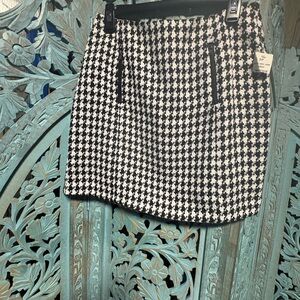 Suzy Shier Monochrome Houndstooth Mini Skirt